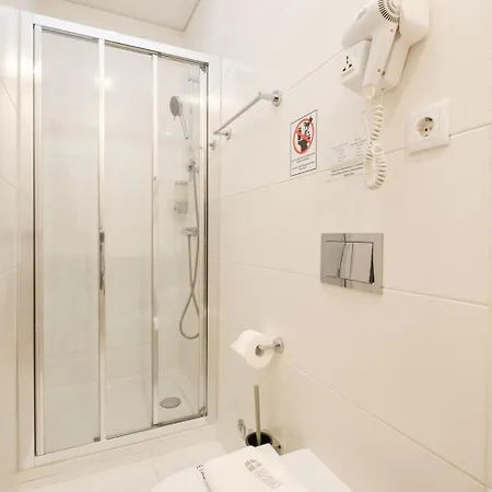 Guestready - Port 4 Apartmán *